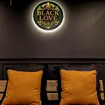 Daire Blacklove